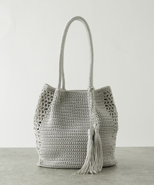 GALLEST(ギャレスト)の「コード編みタッセルトート(トートバッグ・レディース・シルバー/カーキ/ブラック・00)」の1枚目の写真