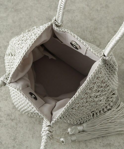 GALLEST(ギャレスト)の「コード編みタッセルトート(トートバッグ・レディース・シルバー/カーキ/ブラック・00)」の8枚目の写真