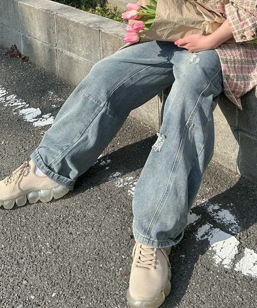 Alley Tokyo（アリートーキョー）の「ちょっとだけダメージゆるデニムパンツ（デニムパンツ・レディース・サックスブルー・FREE）」の2枚目の写真