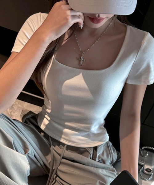 GLAMOROUS JANE（グラマラスジェーン）の「スクエアネック半袖Tシャツ（Tシャツ/カットソー・レディース・ホワイト/ブラック/グレー・FREE）」の4枚目の写真