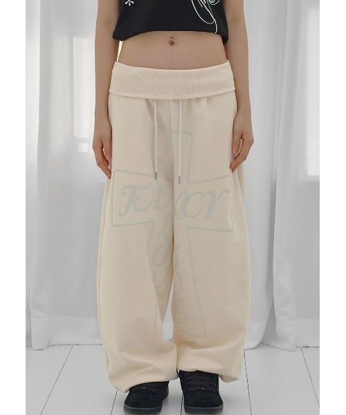 FANCY CLUB(ファンシークラブ)の「A'GEM/9 × .kom 『FANCY CLUB/ファンシークラブ』 FROSS BANDING SWEATPANTS/フロスバンディングスウェットパンツ(スウェットパンツ・レディース・アイボリー/ブラック/ライトブルー・FREE)」の16枚目の写真