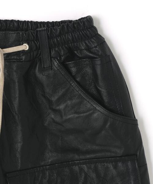 DANKE SCHON（ダンケシェーン）の「DankeSchon/ダンケシェーン/REPRO-LEATHER CARGO SHORTS（カーゴパンツ・レディース・ブラック・M/L）」の4枚目の写真