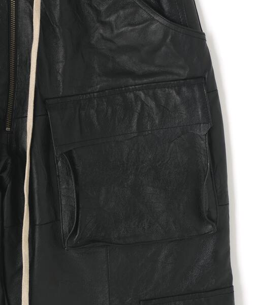 DANKE SCHON（ダンケシェーン）の「DankeSchon/ダンケシェーン/REPRO-LEATHER CARGO SHORTS（カーゴパンツ・レディース・ブラック・M/L）」の5枚目の写真
