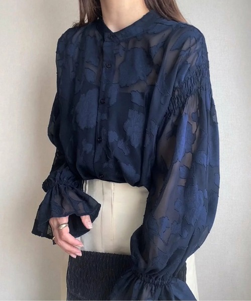 CHUL（チュル）の「シアージャガードボリュームスリーブブラウス（シャツ/ブラウス・レディース・ホワイト/ブラック/グリーン/ネイビー・X-LARGE/XX-LARGE/LARGE/MEDIUM）」の4枚目の写真