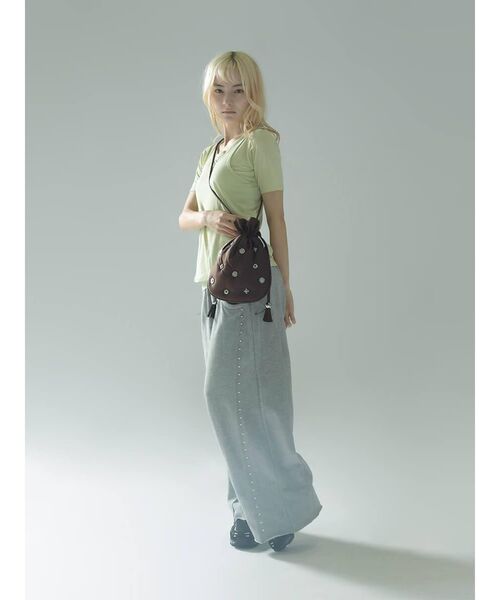 :ETHROF（イーサオブ）の「CONCHO STUDS DRAWSTRING BAG（ショルダーバッグ・レディース・ブラウン/ブラック・FREE）」の5枚目の写真