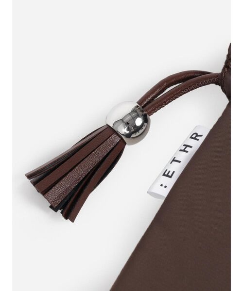:ETHROF（イーサオブ）の「CONCHO STUDS DRAWSTRING BAG（ショルダーバッグ・レディース・ブラウン/ブラック・FREE）」の13枚目の写真