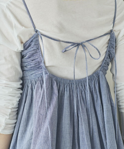 Curensology(カレンソロジー)の「Curensology(カレンソロジー)/シャンブレーレイヤードギャザーキャミソール(キャミソール・レディース・サックスブルー・FREE)」の10枚目の写真