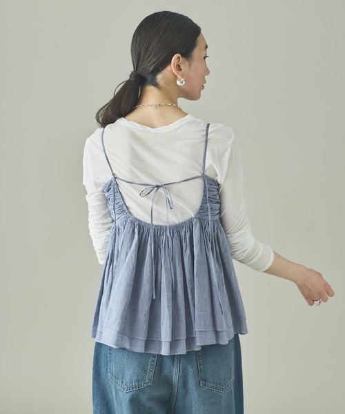 Curensology(カレンソロジー)の「Curensology(カレンソロジー)/シャンブレーレイヤードギャザーキャミソール(キャミソール・レディース・サックスブルー・FREE)」の4枚目の写真