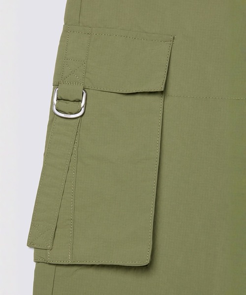 VANS（バンズ）の「ウィメンズ COBRA カーゴパンツ / Cobra Cargo Pants LODEN GREEN VN000MB3ZBF1（カーゴパンツ・レディース・カーキ・25inch/26inch/27inch/28inch/29inch/30inch/32inch）」の4枚目の写真
