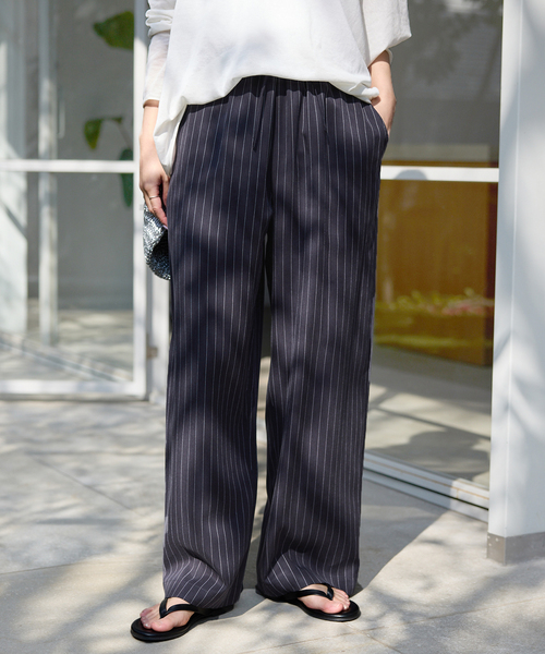 SLOBE IENA（スローブイエナ）の「《3サイズ展開/追加》フィブリルストライプリラックスパンツ（その他パンツ・レディース・カーキ/ネイビー・36/38/40）」の2枚目の写真