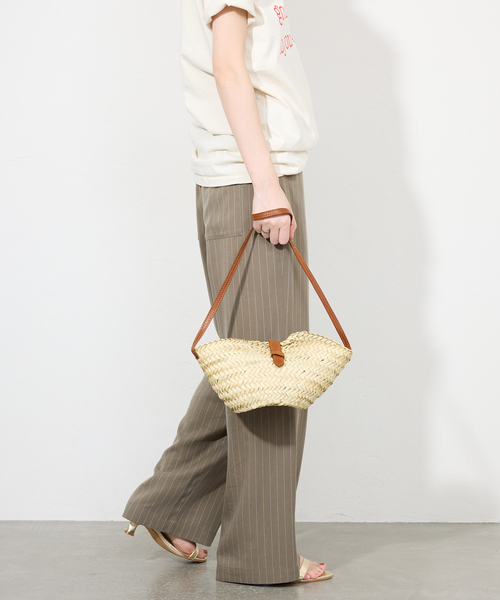 SLOBE IENA（スローブイエナ）の「《3サイズ展開/追加》フィブリルストライプリラックスパンツ（その他パンツ・レディース・カーキ/ネイビー・36/38/40）」の9枚目の写真