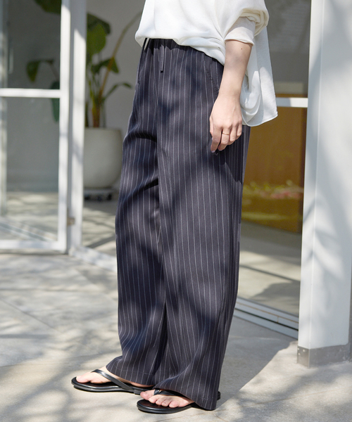 SLOBE IENA（スローブイエナ）の「《3サイズ展開/追加》フィブリルストライプリラックスパンツ（その他パンツ・レディース・カーキ/ネイビー・36/38/40）」の17枚目の写真