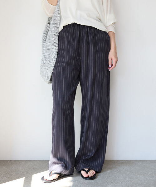 SLOBE IENA（スローブイエナ）の「《3サイズ展開/追加》フィブリルストライプリラックスパンツ（その他パンツ・レディース・カーキ/ネイビー・36/38/40）」の19枚目の写真