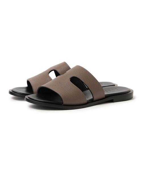 BEAMS F(ビームスエフ)の「【別注】L/UCCA / LU4 グレインレザーサンダル(サンダル・メンズ・グレー系その他・40/41/42/43/39)」の1枚目の写真