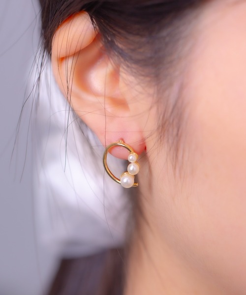 Peony（ピオニー）の「【Peony/ピオニー】フロントサークルパールピアス（ピアス（両耳用）・レディース・シルバー/ゴールド・FREE）」の12枚目の写真