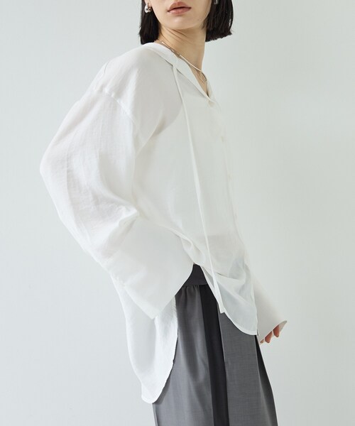 GALLEST（ギャレスト）の「【一部店舗限定】シアーフードオーバーシャツ（シャツ/ブラウス・レディース・サックスブルー/オフホワイト/ナチュラル・38）」の6枚目の写真