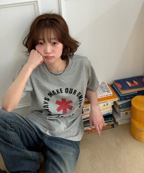 Lettering Circle Half T-Shirts — серая футболка с принтом