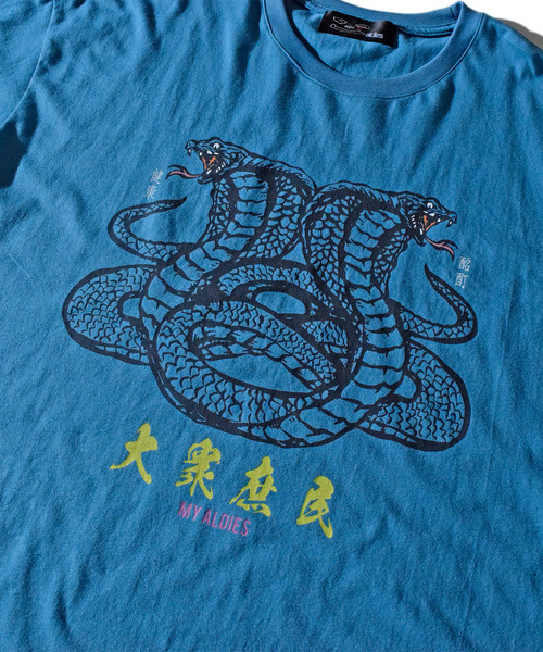 ALDIES(アールディーズ)の「Two Snakes Big T / ツースネークスビッグT(Tシャツ/カットソー・メンズ・ブルー/ブラック/ホワイト・FREE)」の11枚目の写真