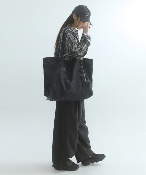 MOIREMOA(モアレモア)の「Midnight Feline Big Bag-Black(エコバッグ/サブバッグ・レディース・その他・FREE)」の3枚目の写真