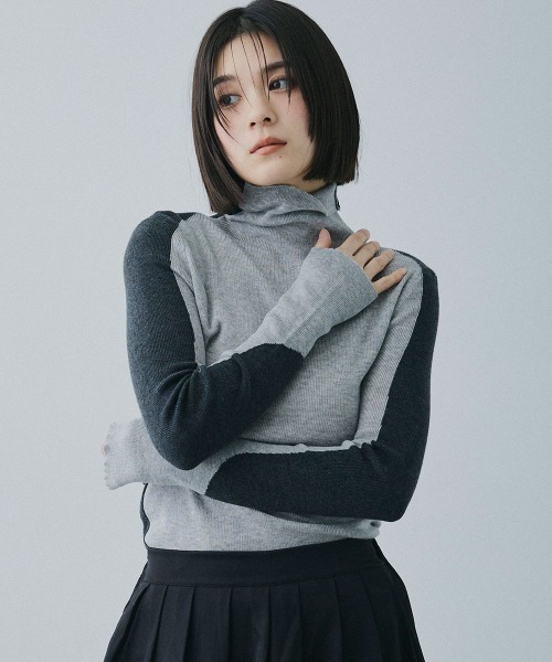 Clum(クルム)の「bicolor turtle knit / バイカラータートルニット(ニット/セーター・レディース・ライトベージュ/グレー・FREE)」の3枚目の写真