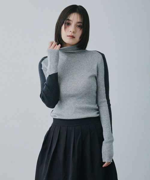 Clum(クルム)の「bicolor turtle knit / バイカラータートルニット(ニット/セーター・レディース・ライトベージュ/グレー・FREE)」の6枚目の写真