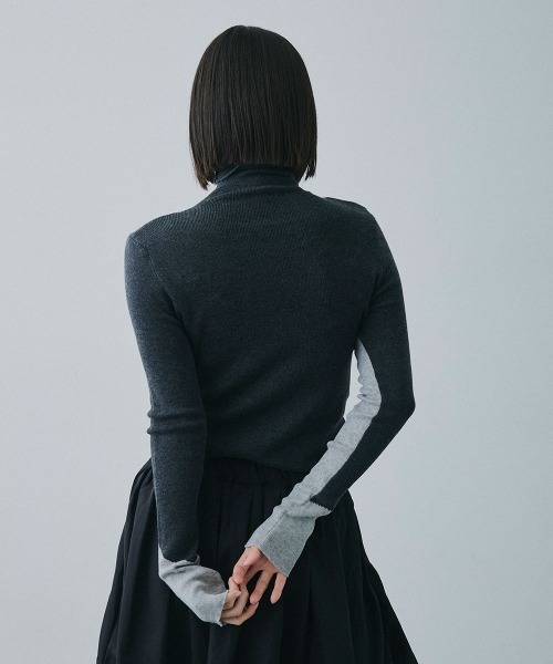 Clum(クルム)の「bicolor turtle knit / バイカラータートルニット(ニット/セーター・レディース・ライトベージュ/グレー・FREE)」の7枚目の写真