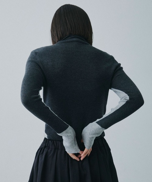 Clum(クルム)の「bicolor turtle knit / バイカラータートルニット(ニット/セーター・レディース・ライトベージュ/グレー・FREE)」の8枚目の写真