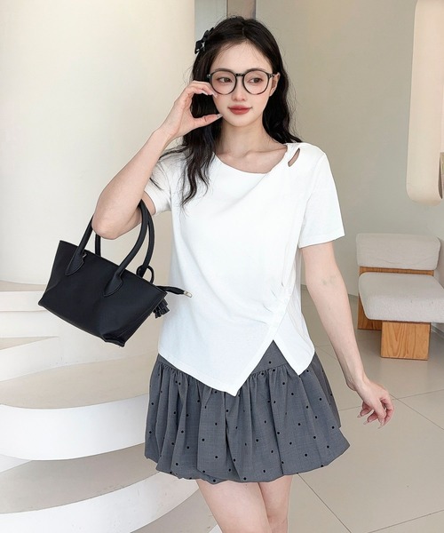 Jasmine Grandiflorum(ジャスミングランディフローラム)の「【Jasmine】カットアウトアシメトリーデザインTシャツ(Tシャツ/カットソー・レディース・ホワイト/ブラック・FREE)」の6枚目の写真