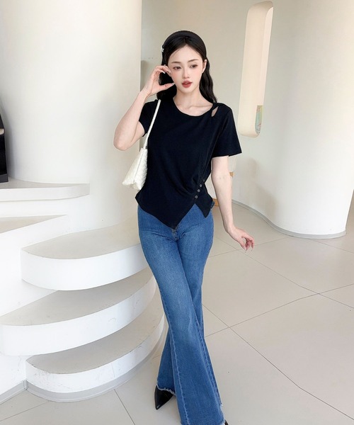 Jasmine Grandiflorum(ジャスミングランディフローラム)の「【Jasmine】カットアウトアシメトリーデザインTシャツ(Tシャツ/カットソー・レディース・ホワイト/ブラック・FREE)」の13枚目の写真