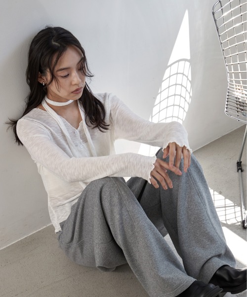 OFROOM(オフルーム)の「Sheer Cardigan Narrow Scarf Set|シアーカーディガンナロースカーフセット(カーディガン/ボレロ・レディース・ベージュ/ホワイト/ブラック/グレー・FREE)」の15枚目の写真
