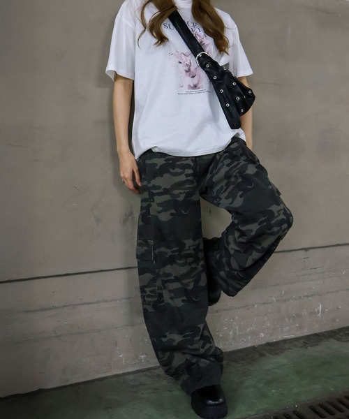 SpRay（スプレイ）の「汗染み防止花フォト Tシャツ（Tシャツ/カットソー・レディース・ブラック/グレー/ブラウン/アイボリー/チャコールグレー・FREE）」の17枚目の写真