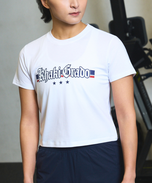 KHAKI GRADO(カーキグラド)の「K.A.G レイヤードフレイムロゴクロップレギュラーフィット半袖Tシャツ(ホワイト)(Tシャツ/カットソー・レディース・その他・SMALL/MEDIUM/LARGE)」の1枚目の写真
