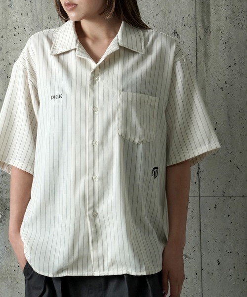 DEVILOCK（デビロック）の「DEVILOCK PIN STRIPE EMBROIDERY SHIRT（シャツ/ブラウス・メンズ・チャコールグレー/ブラック/ホワイト・X-LARGE/LARGE/MEDIUM）」の2枚目の写真
