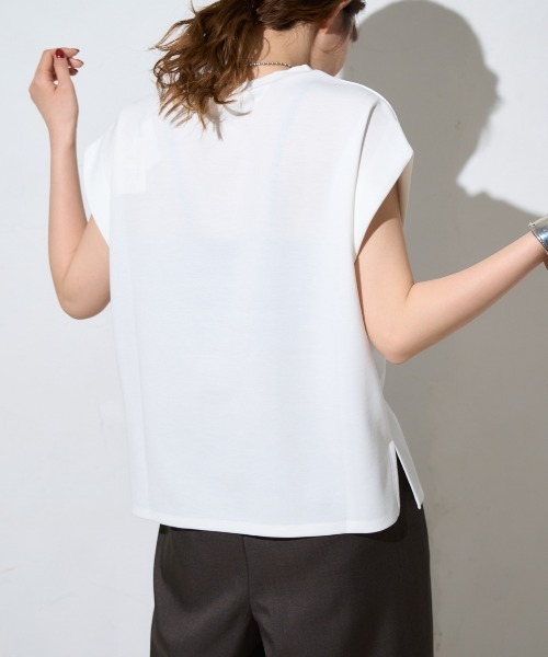 TRIANGLE PALETTE(トライアングルパレット)の「フレンチスリーブ ダンボールプルオーバー(Tシャツ/カットソー・レディース・ホワイト/テラコッタ/ブルー/ブラック/グレー・FREE)」の8枚目の写真