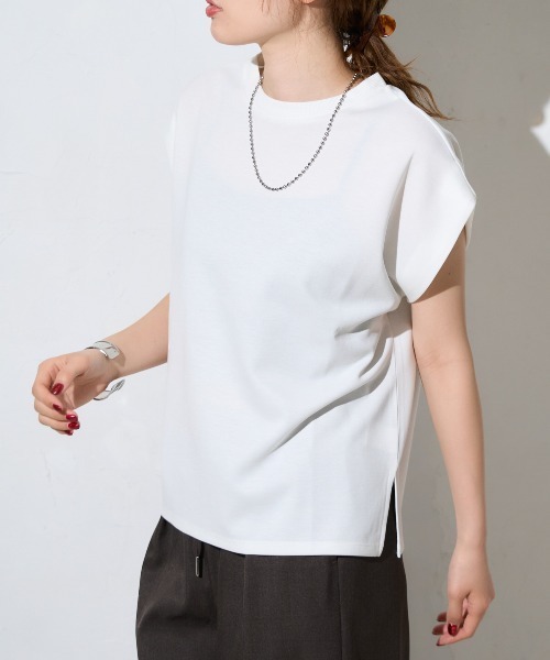 TRIANGLE PALETTE(トライアングルパレット)の「フレンチスリーブ ダンボールプルオーバー(Tシャツ/カットソー・レディース・ホワイト/テラコッタ/ブルー/ブラック/グレー・FREE)」の9枚目の写真