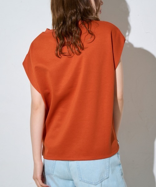 TRIANGLE PALETTE(トライアングルパレット)の「フレンチスリーブ ダンボールプルオーバー(Tシャツ/カットソー・レディース・ホワイト/テラコッタ/ブルー/ブラック/グレー・FREE)」の15枚目の写真