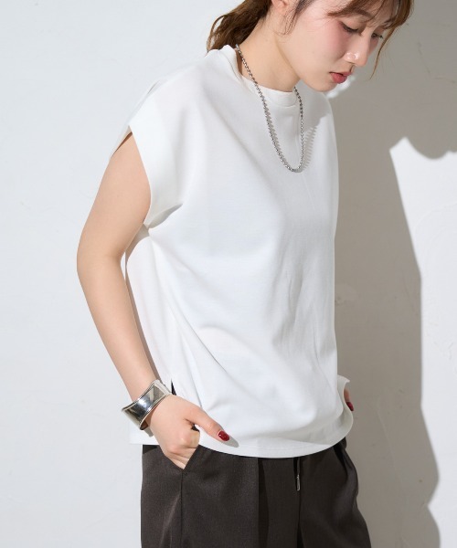 TRIANGLE PALETTE(トライアングルパレット)の「フレンチスリーブ ダンボールプルオーバー(Tシャツ/カットソー・レディース・ホワイト/テラコッタ/ブルー/ブラック/グレー・FREE)」の7枚目の写真