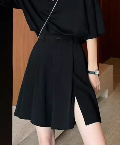 mielu(ミエル)の「プリーツフレアハーフパンツ(その他パンツ・レディース・ブラック/ベージュ・MEDIUM/LARGE)」の6枚目の写真