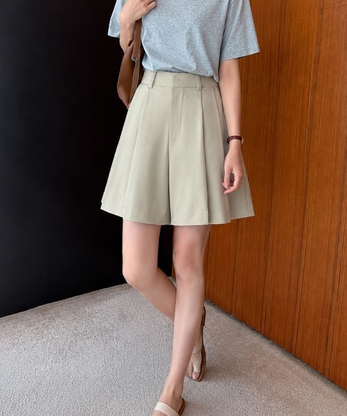 mielu(ミエル)の「プリーツフレアハーフパンツ(その他パンツ・レディース・ブラック/ベージュ・MEDIUM/LARGE)」の8枚目の写真