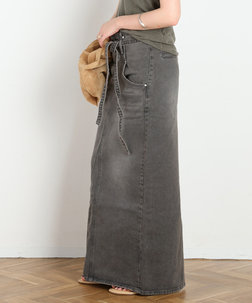 LOW CLASSIC(ロウ クラシック)の「【LOW CLASSIC/ロウ・クラシック】BELTED HIGH WAIST DENIM SKIR(デニムスカート・レディース・ブルー/チャコールグレー・38/36)」の7枚目の写真
