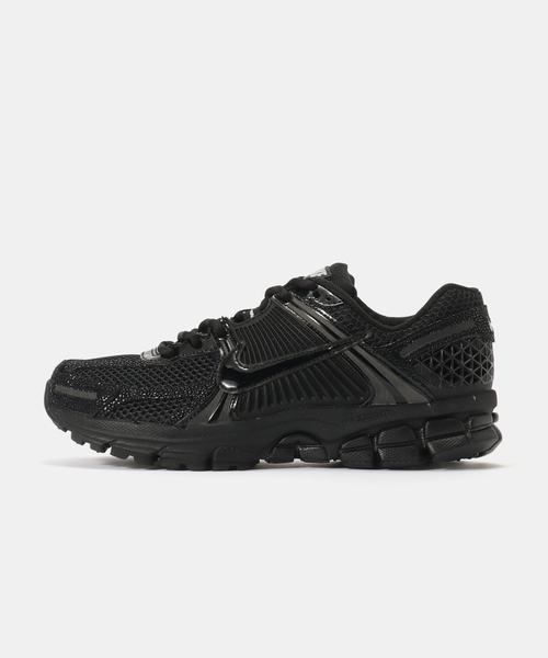 NIKE(ナイキ)の「NIKE W ZOOM VOMERO 5 II6236-001(スニーカー・レディース・ブラック・25cm/24.5cm/24cm/23.5cm/23cm)」の1枚目の写真