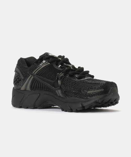 NIKE(ナイキ)の「NIKE W ZOOM VOMERO 5 II6236-001(スニーカー・レディース・ブラック・25cm/24.5cm/24cm/23.5cm/23cm)」の5枚目の写真