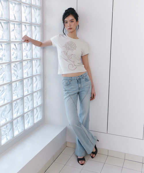 CURETTY（キュリティ）の「C DIAGONAL SEAM BOOTS-CUT DENIM PANTS_LIGHT BLUE（デニムパンツ・レディース・スカイブルー・SMALL/MEDIUM）」の2枚目の写真