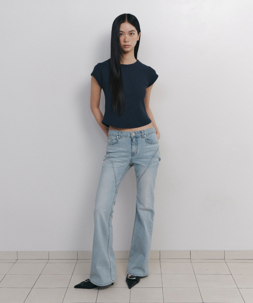 CURETTY（キュリティ）の「C DIAGONAL SEAM BOOTS-CUT DENIM PANTS_LIGHT BLUE（デニムパンツ・レディース・スカイブルー・SMALL/MEDIUM）」の3枚目の写真