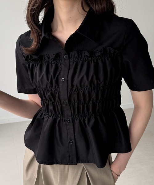 junoah(ジュノア)の「シャーリングトップス(シャツ/ブラウス・レディース・ライトブルー/ホワイト/ブラック・SMALL/LARGE/MEDIUM)」の1枚目の写真