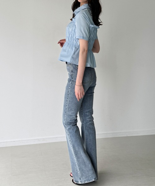 junoah(ジュノア)の「シャーリングトップス(シャツ/ブラウス・レディース・ライトブルー/ホワイト/ブラック・SMALL/LARGE/MEDIUM)」の7枚目の写真