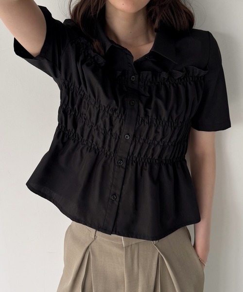 junoah(ジュノア)の「シャーリングトップス(シャツ/ブラウス・レディース・ライトブルー/ホワイト/ブラック・SMALL/LARGE/MEDIUM)」の4枚目の写真