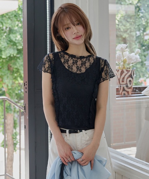 UNE MANSION(ユヌマンション)の「【UNE ORIGINAL】裏地付き仕様フロントラブリーフリルレーストップス(Tシャツ/カットソー・レディース・クリーム/ブラウン/ネイビー・FREE)」の3枚目の写真