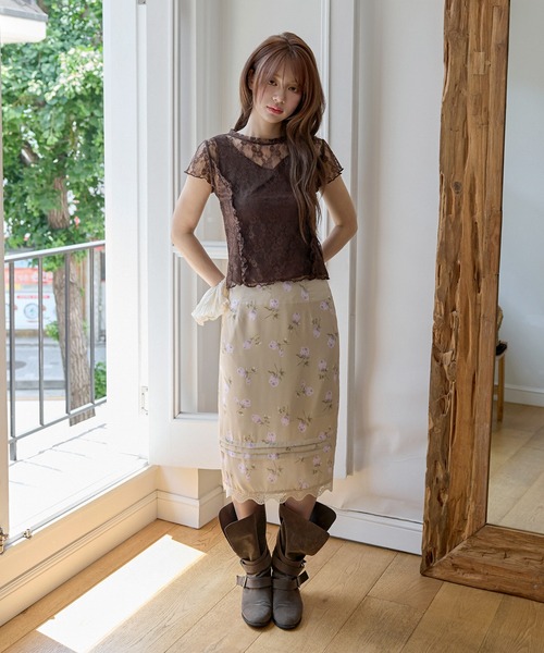 UNE MANSION(ユヌマンション)の「【UNE ORIGINAL】裏地付き仕様フロントラブリーフリルレーストップス(Tシャツ/カットソー・レディース・クリーム/ブラウン/ネイビー・FREE)」の11枚目の写真