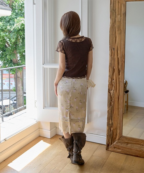 UNE MANSION(ユヌマンション)の「【UNE ORIGINAL】裏地付き仕様フロントラブリーフリルレーストップス(Tシャツ/カットソー・レディース・クリーム/ブラウン/ネイビー・FREE)」の5枚目の写真